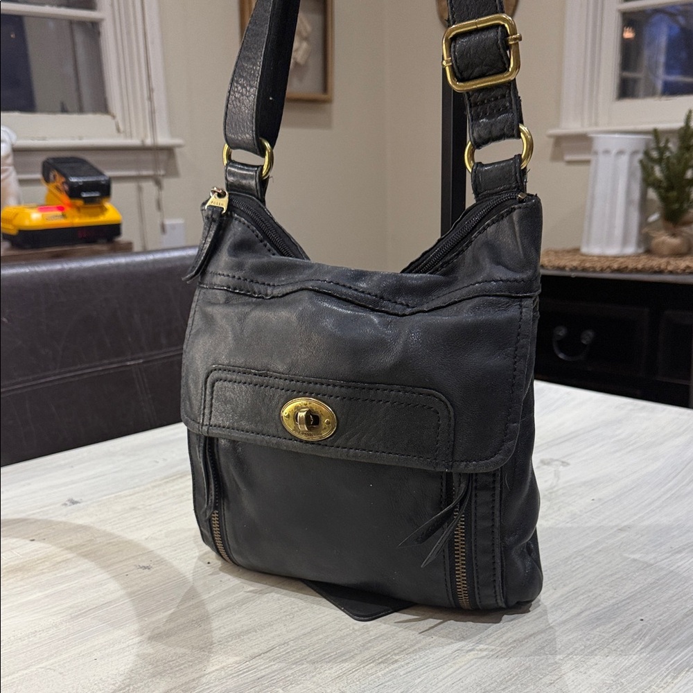 Vintage Fossil Black Leather Crossbody Bag